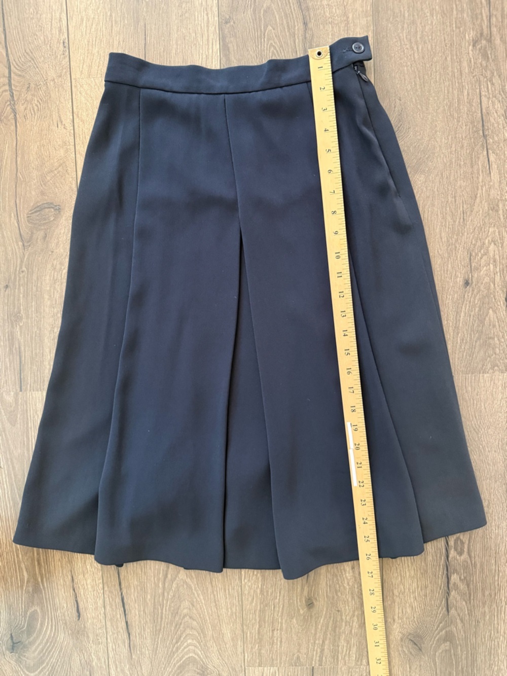 Max Mara Skirt Size 6 black A-Line Pleated Midi Luxury Designer - Picture 11 of 11
